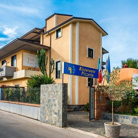 Hotel Bacco Ашеа Екстер'єр фото
