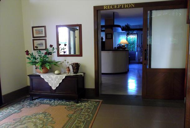 Hotel Bacco Ашеа Екстер'єр фото