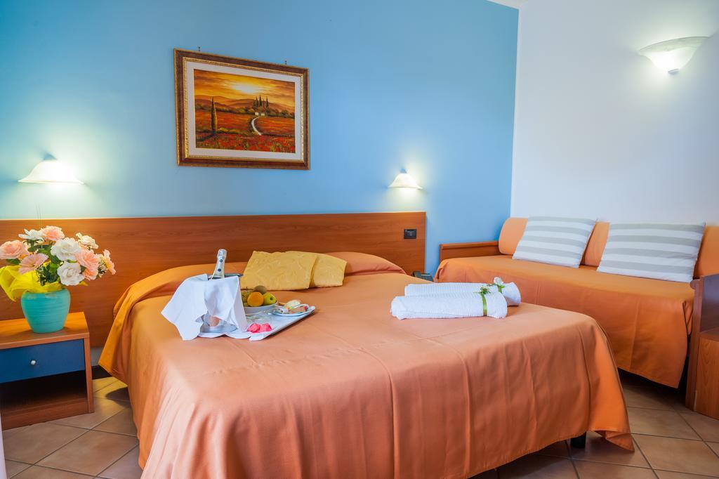 Hotel Bacco Ашеа Екстер'єр фото