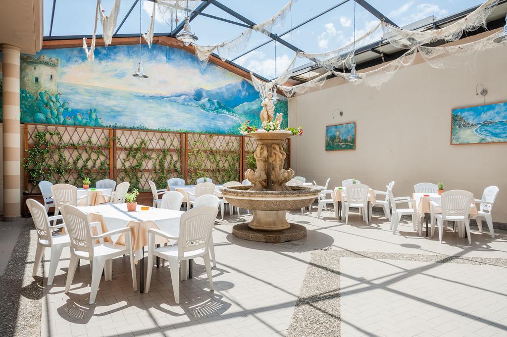 Hotel Bacco Ашеа Екстер'єр фото